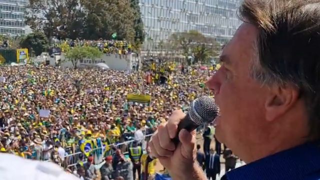 Governo de SP multa presidente Bolsonaro em ato na Avenida Paulista